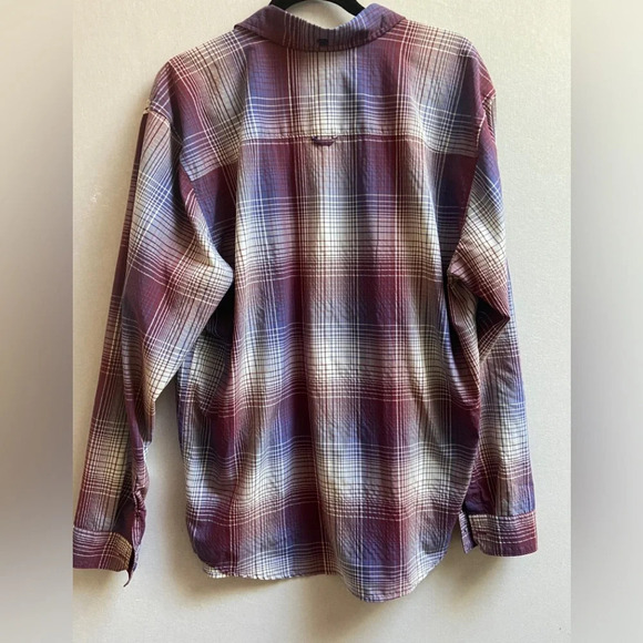 MEC Mountain Equipment Company  Ombre Plaid UV Protection button shirt Sz L - Picture 2 of 9